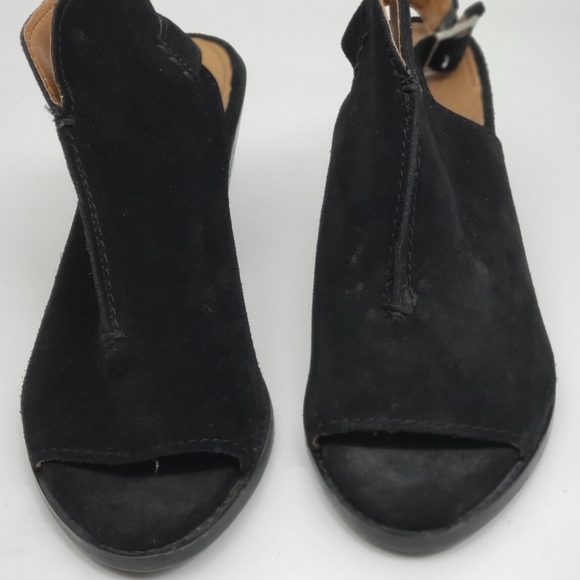 Frye Courtney Black Suede Slingback Block Heel Suede Sandals